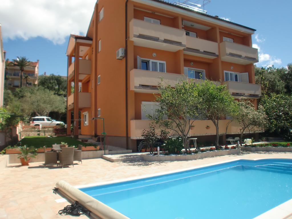 Apartments Bene Banjol Exteriér fotografie