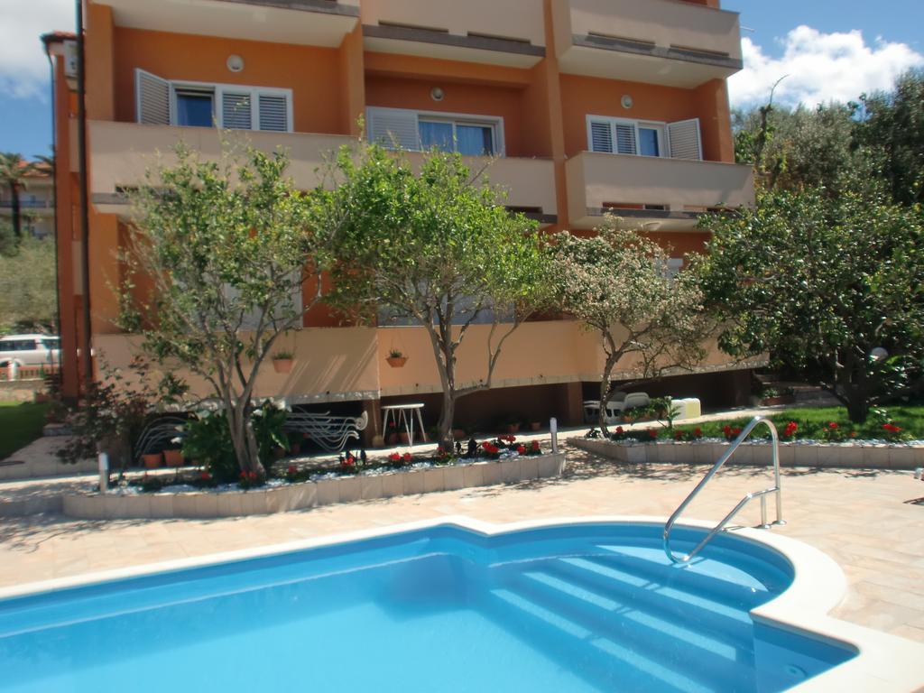 Apartments Bene Banjol Pokoj fotografie